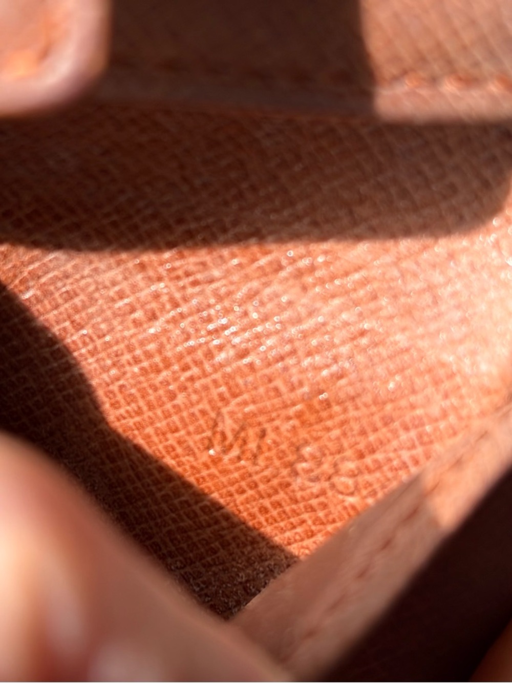 Rare Louis Vuitton Amiet Monogram KeyCase France Datecode Inside Authentic - Picture 10 of 13